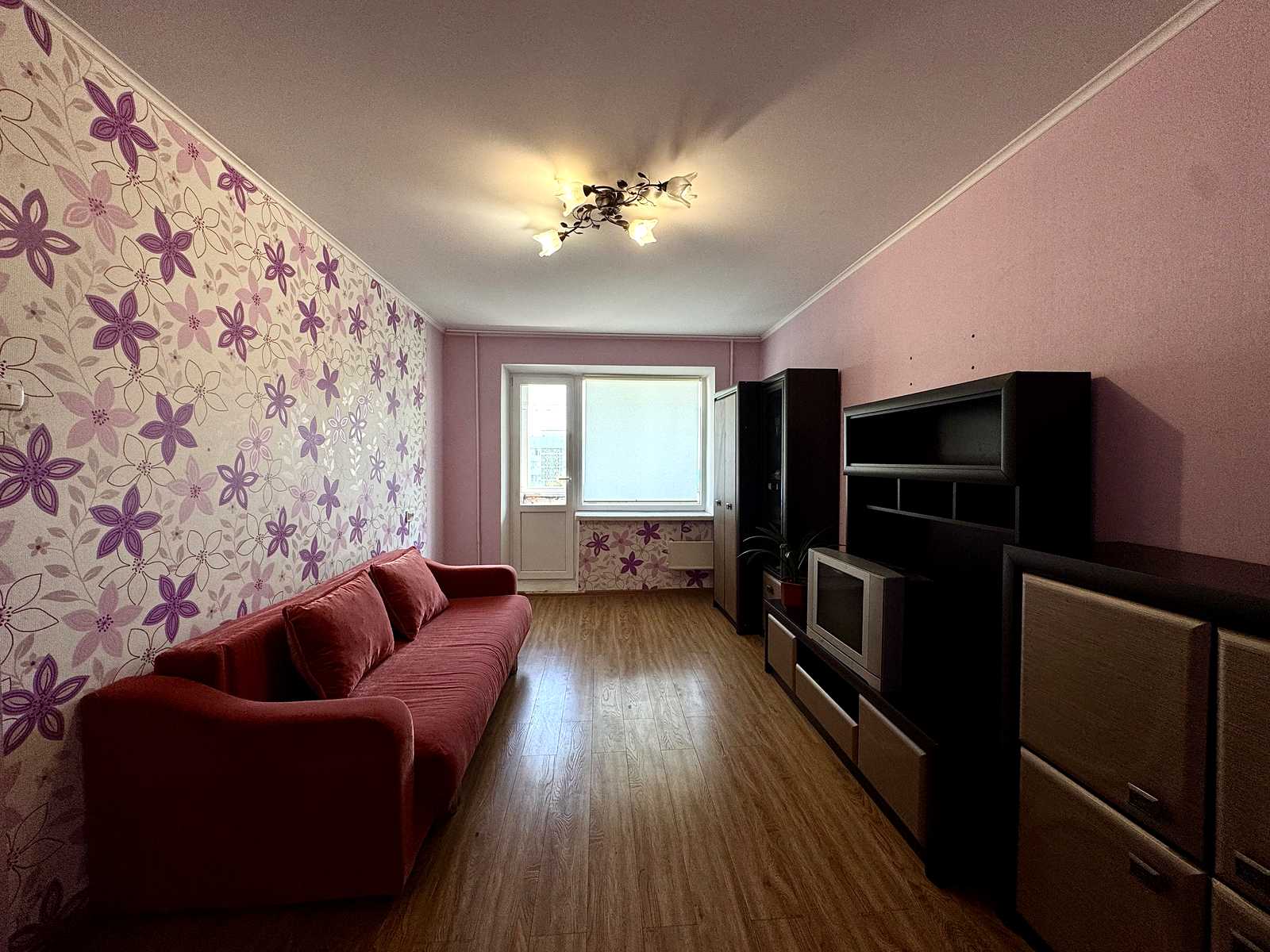1874192536352586