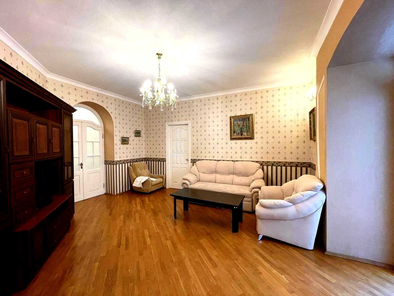1874209121228552