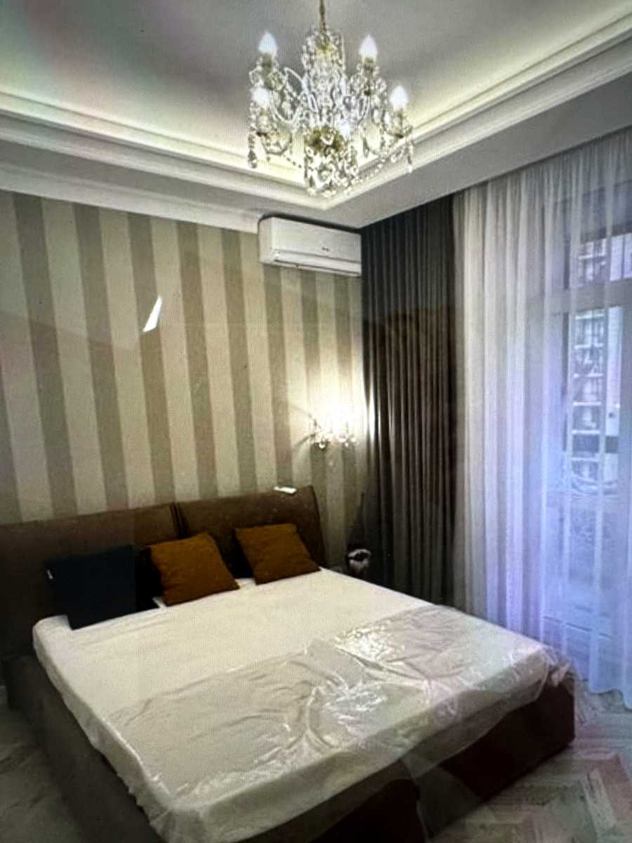 1874217272466831
