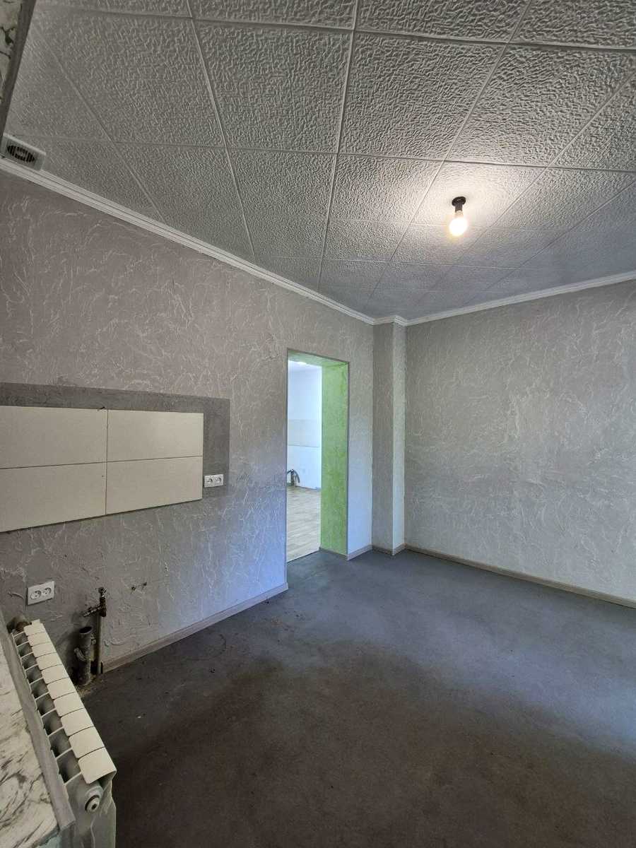 1874217841856930
