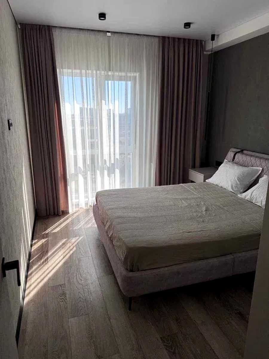 1874218625942648