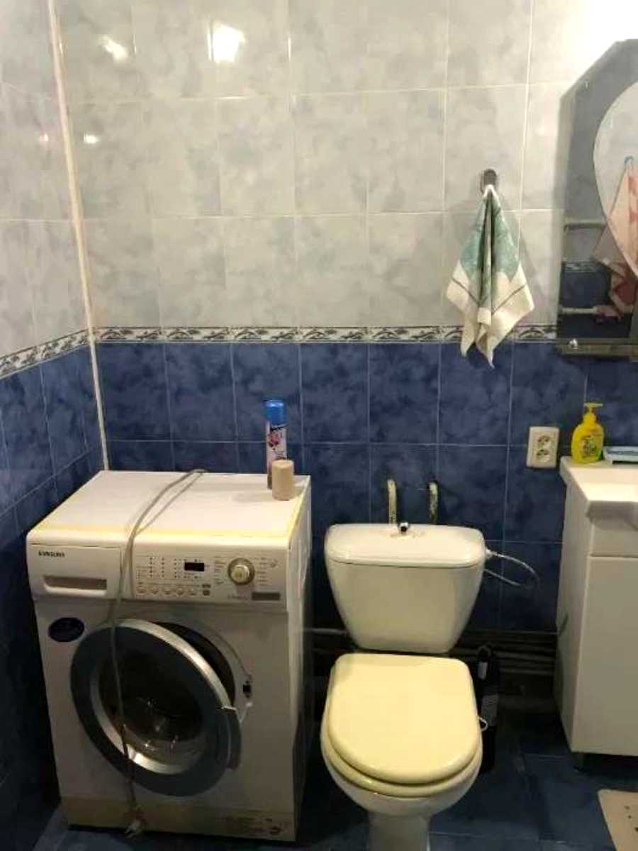 1874223477568085