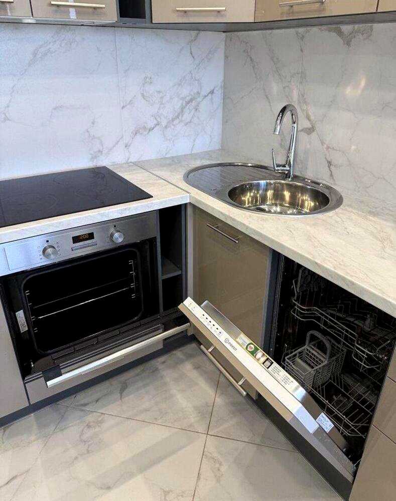 1874244687254399