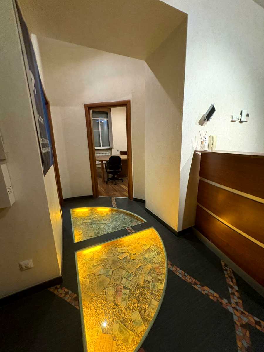 1874290852486575