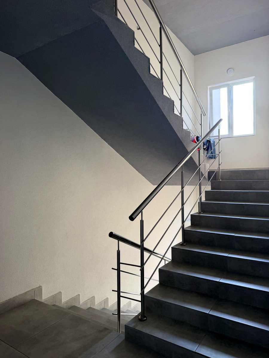 1874306110568976