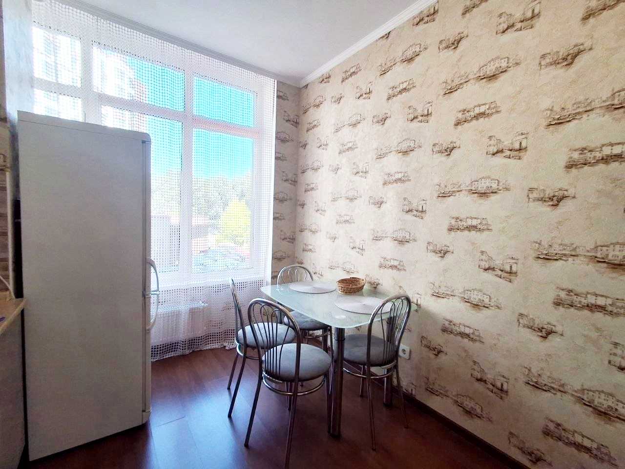1874306591750814