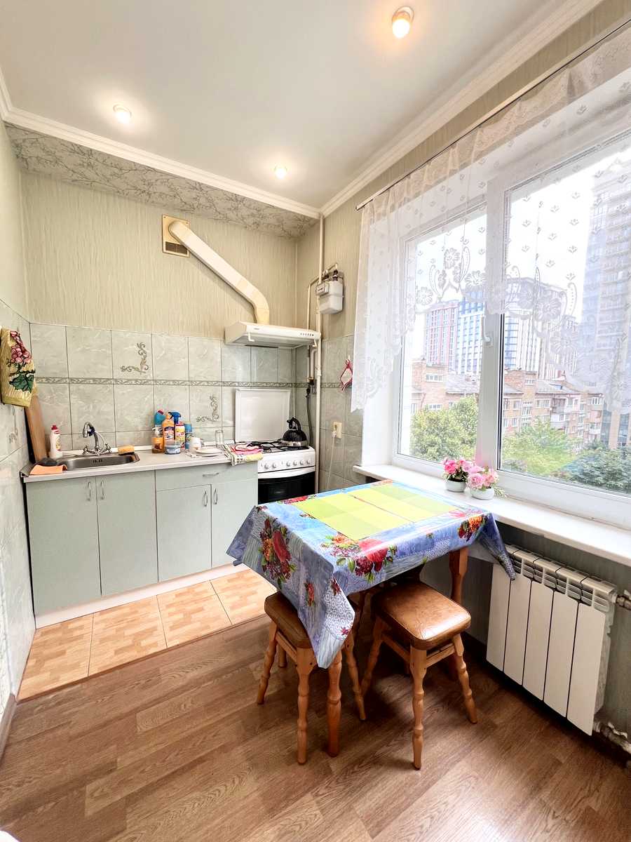 1874309700036807