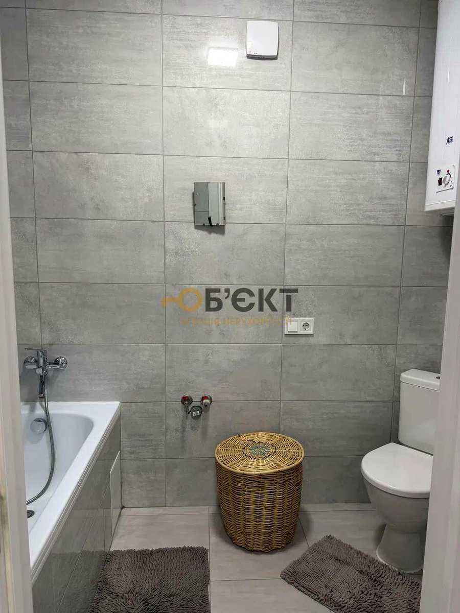 1874317677576493