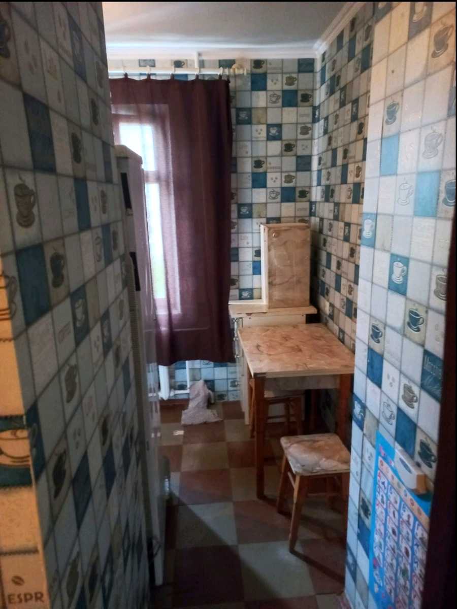 1874327075663210