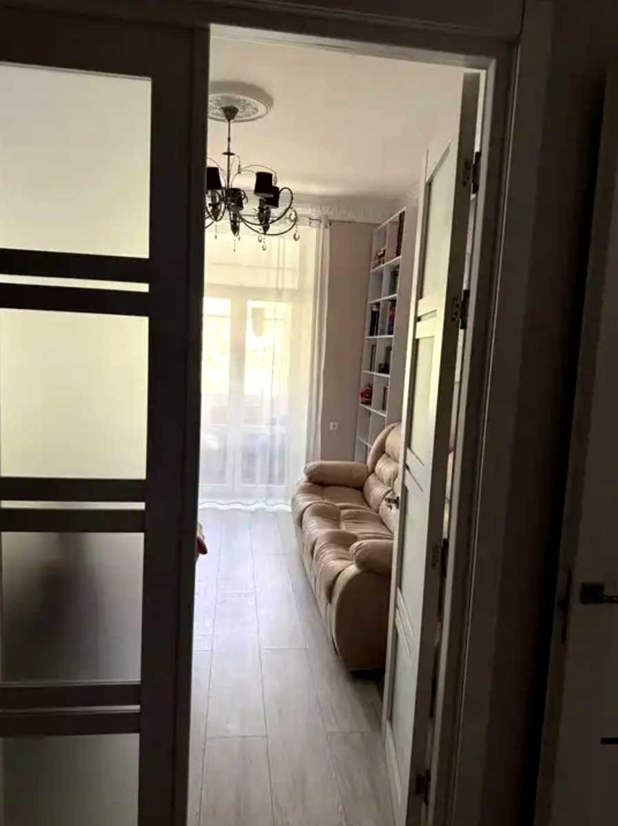 1874384392071145