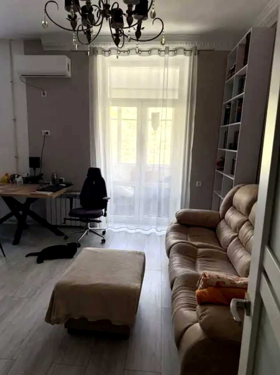 1874384392079016