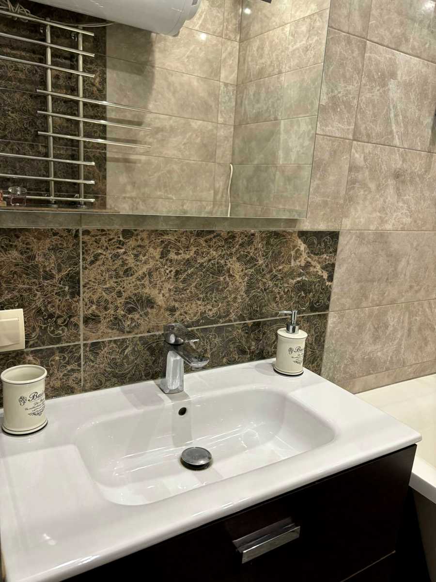 1874386471510240
