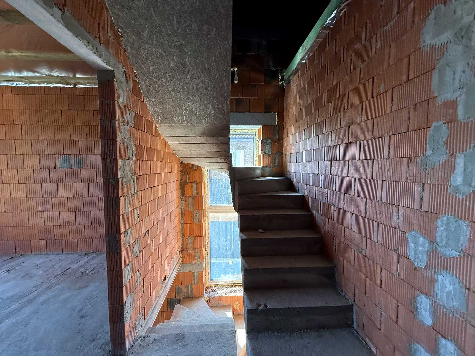 1874390976772283