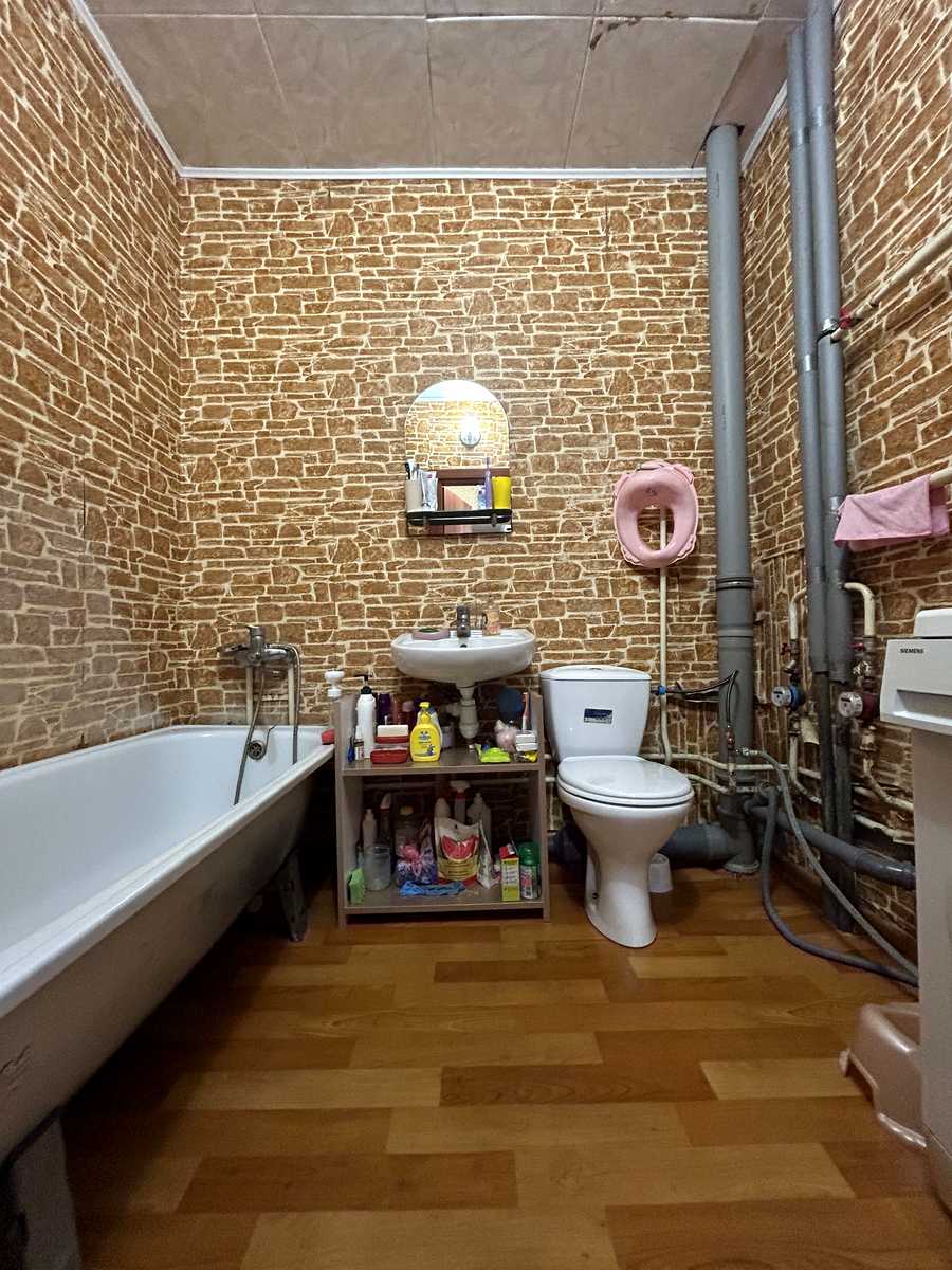 1874394367638219