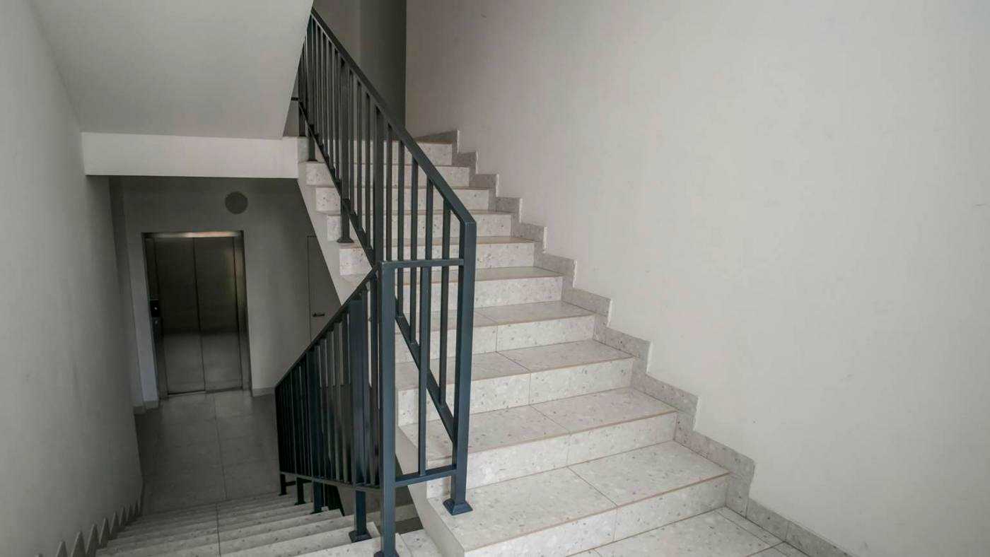 1874398059834429