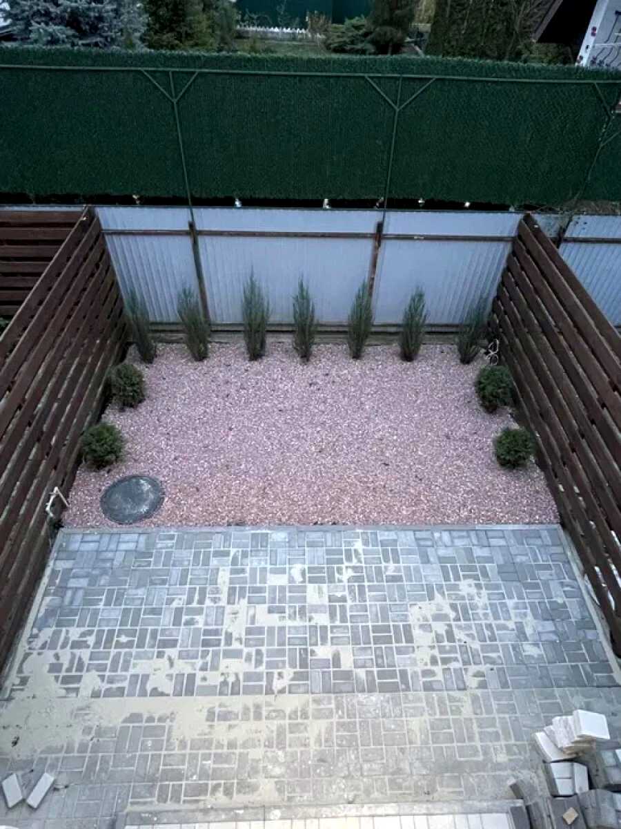 1874398730285777