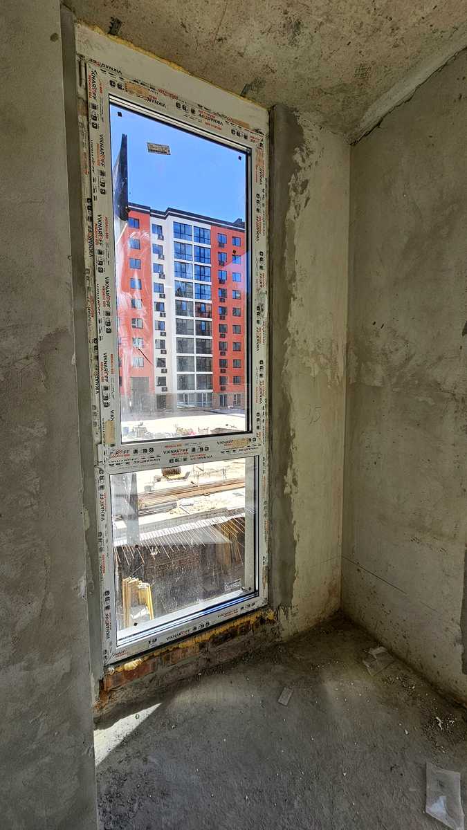 1874404315700381