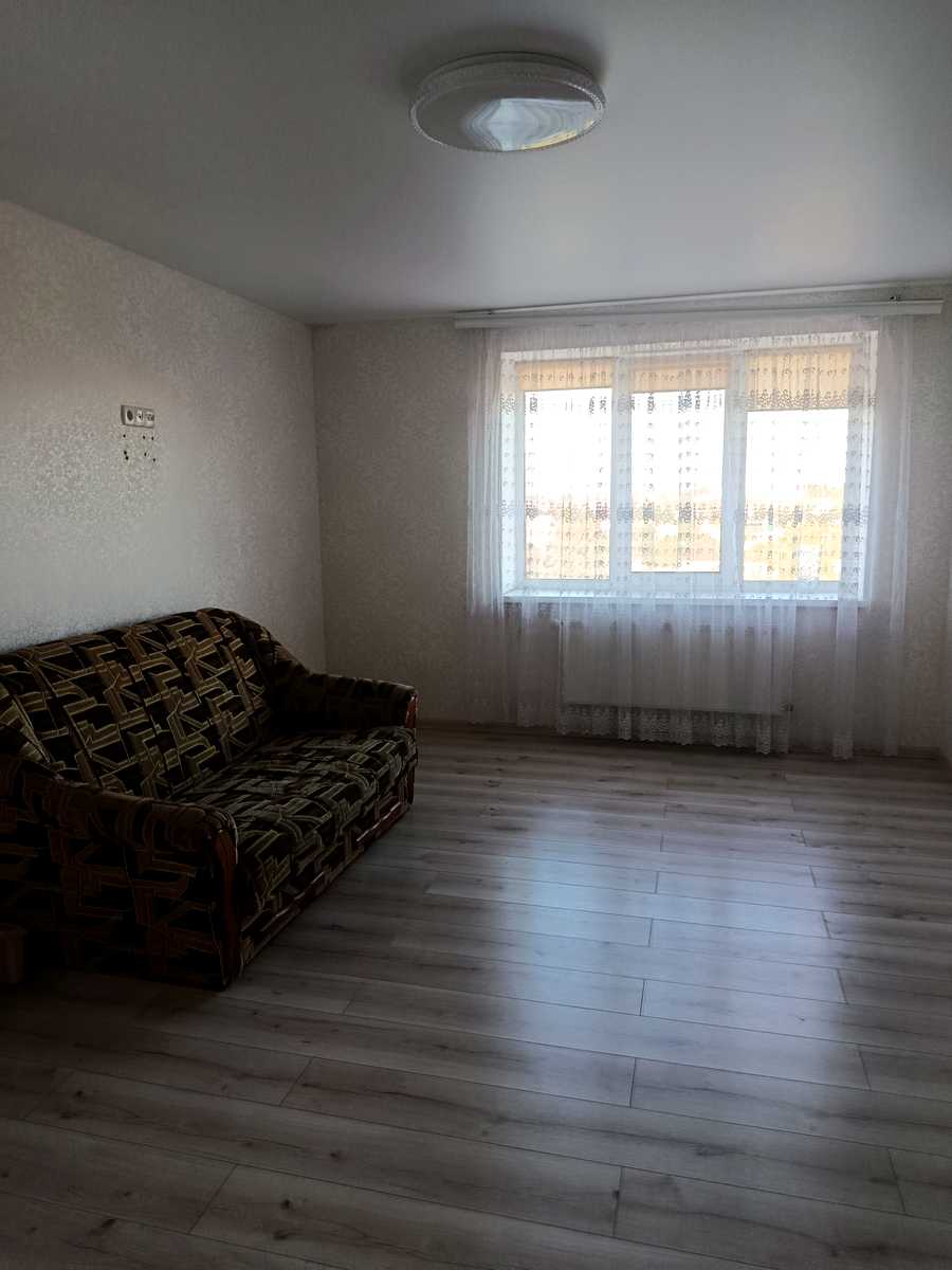 1874404515752129