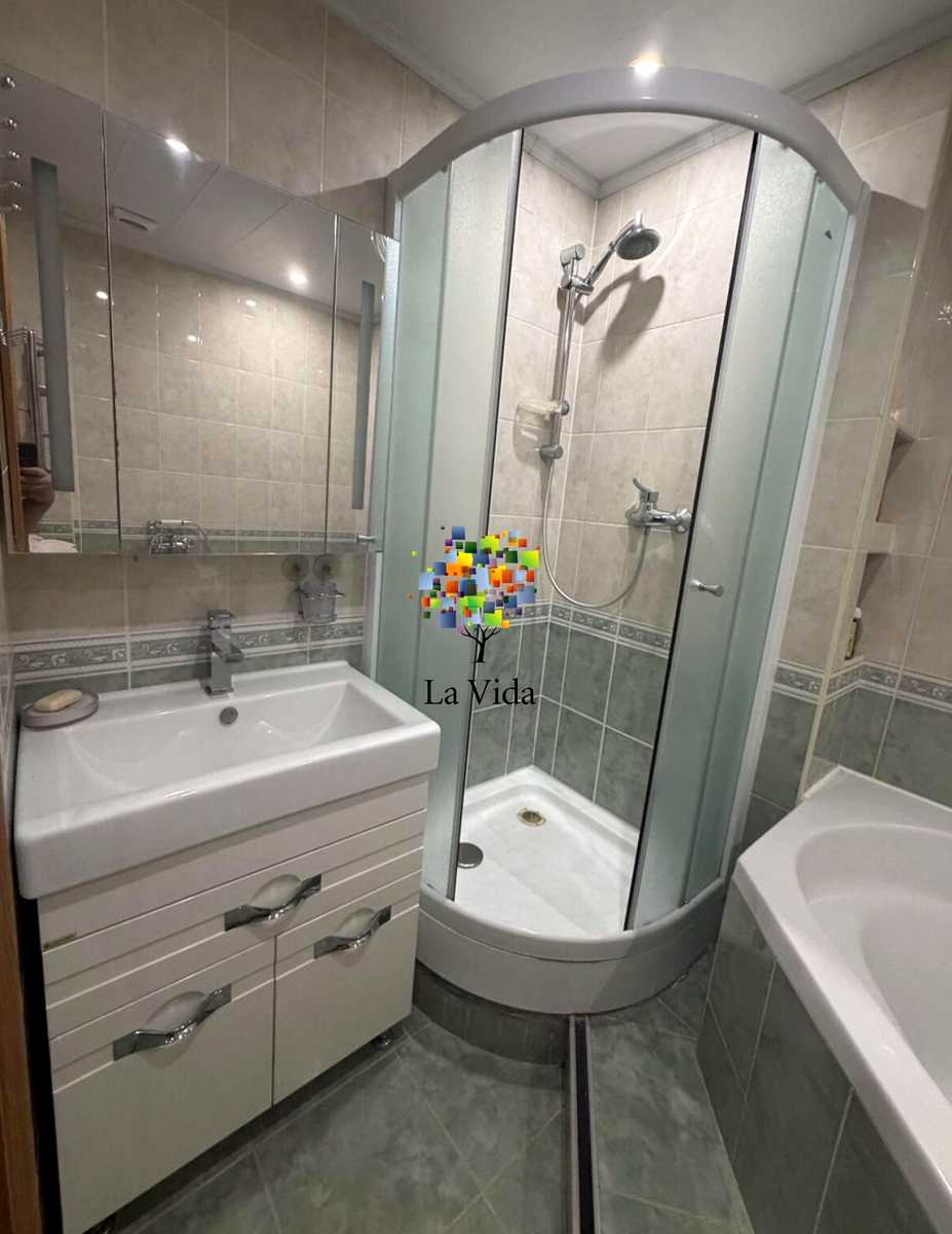 1874407553299855