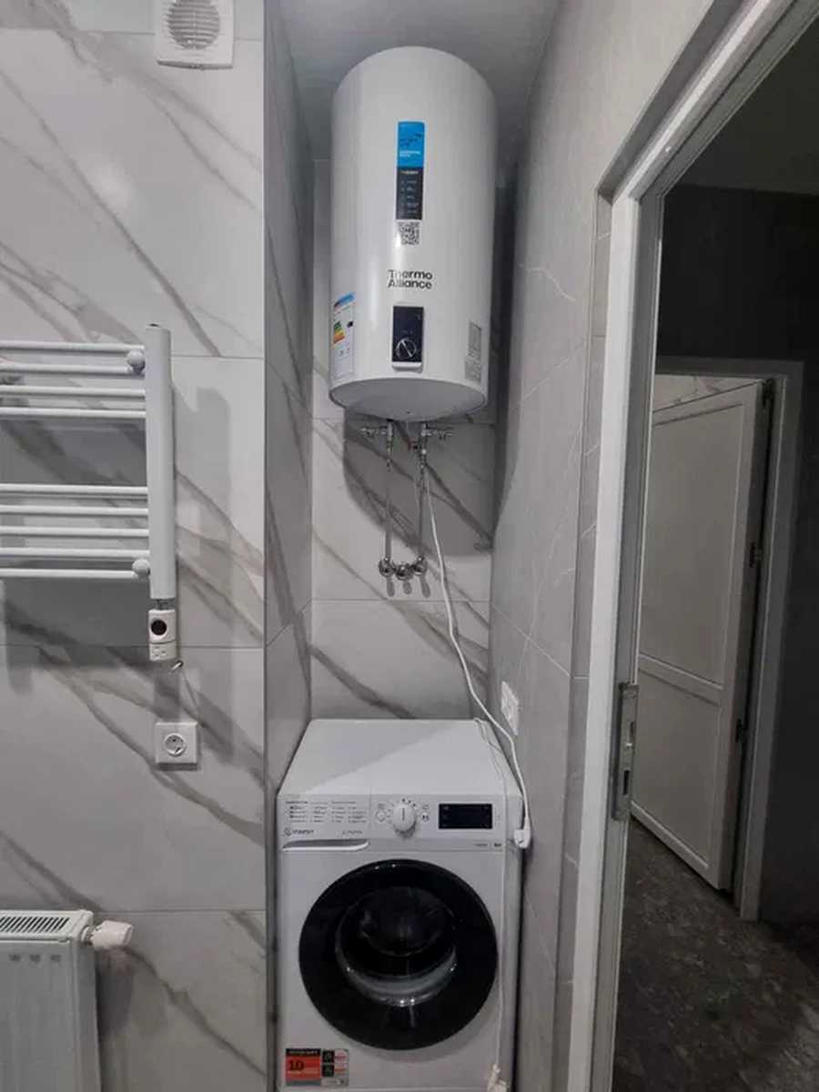 1874407692762956