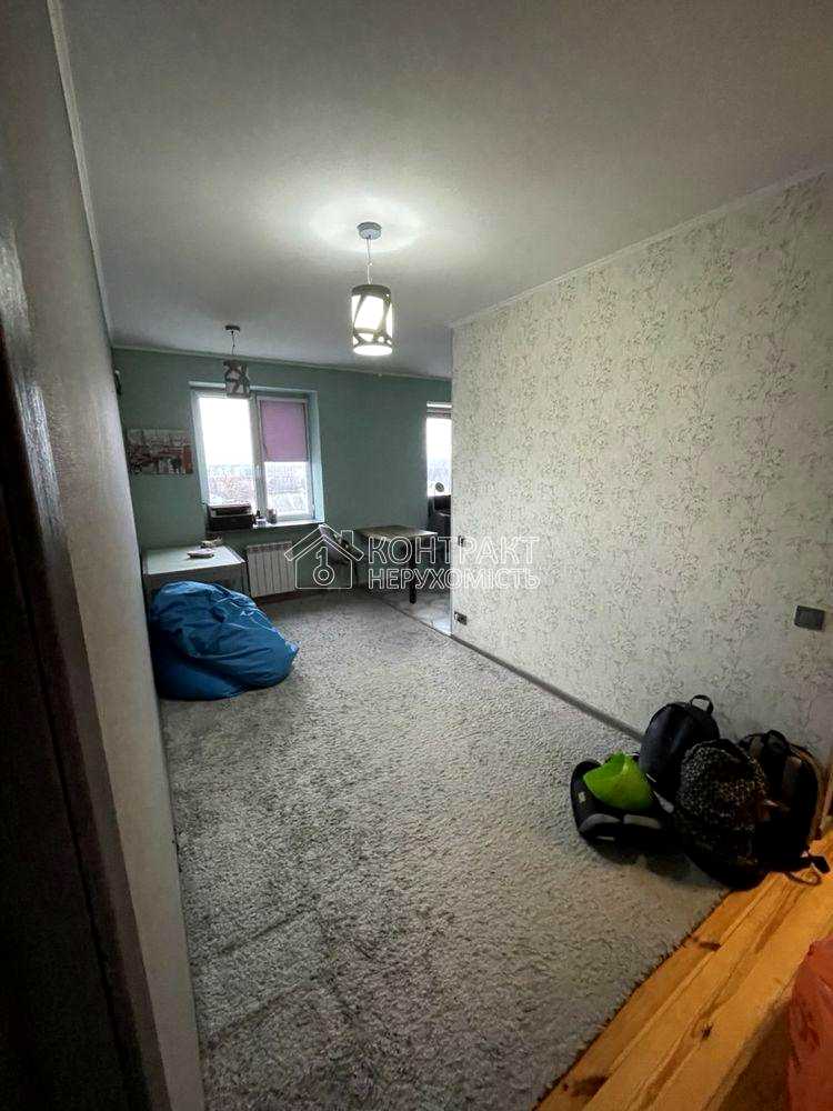 1874418083504346