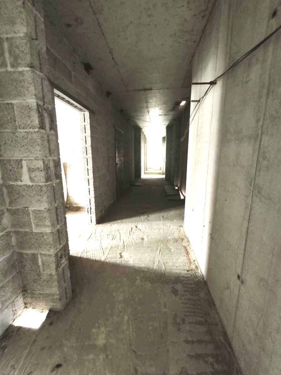 1874423659902321