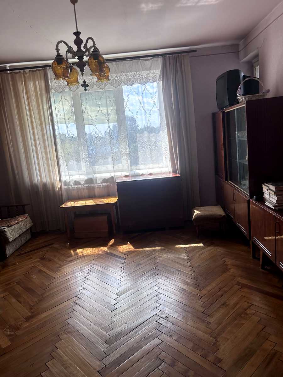 1874428583544727