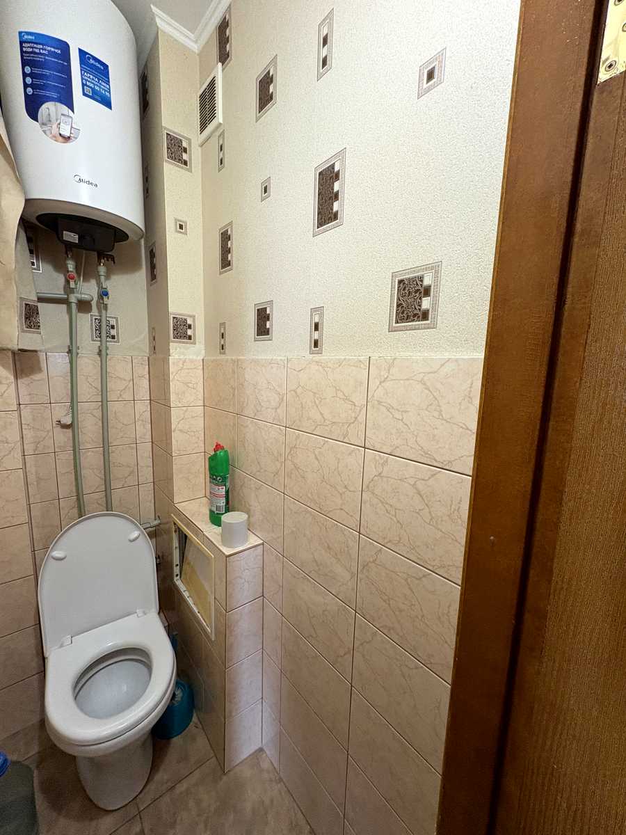 1874436437132086