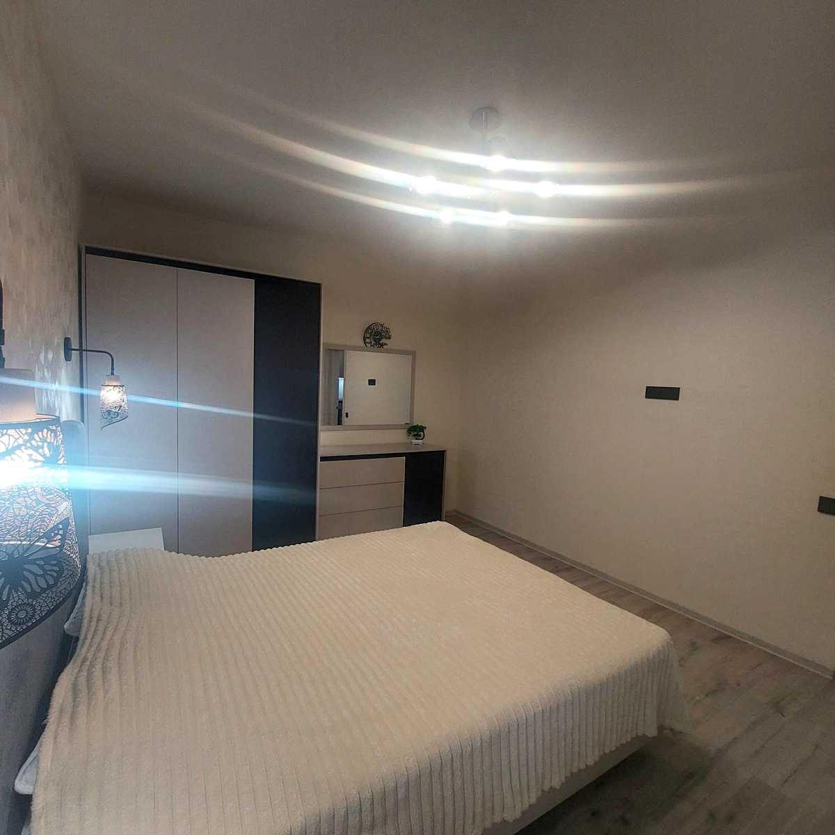 1874470295861069