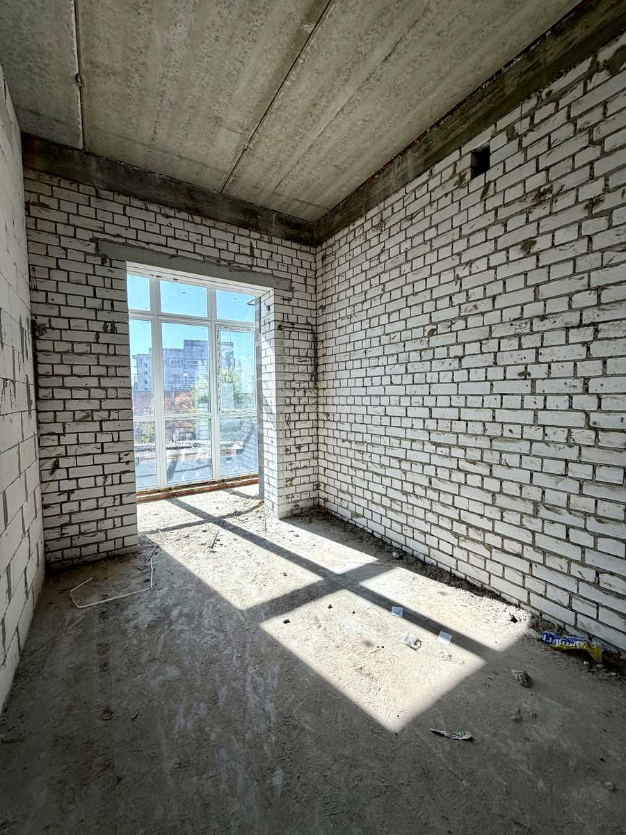 1874483647618724
