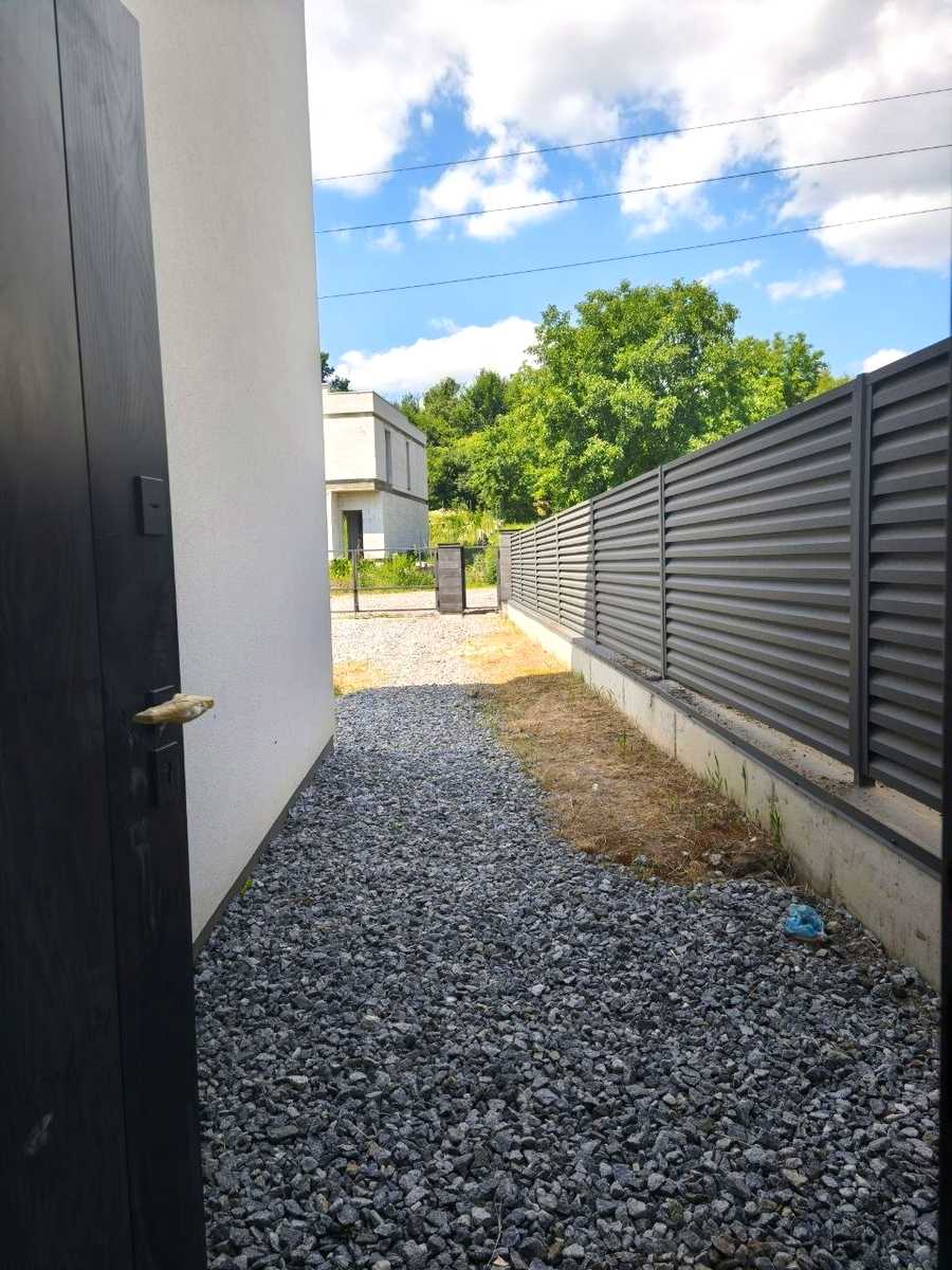 1874485083648111