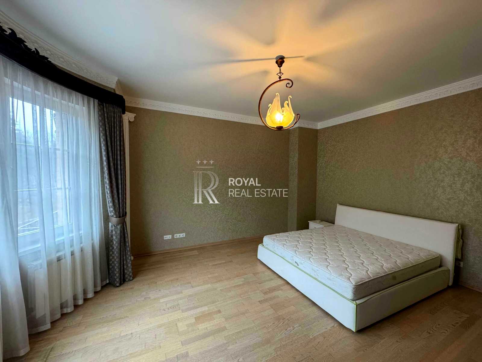 1874486810928841
