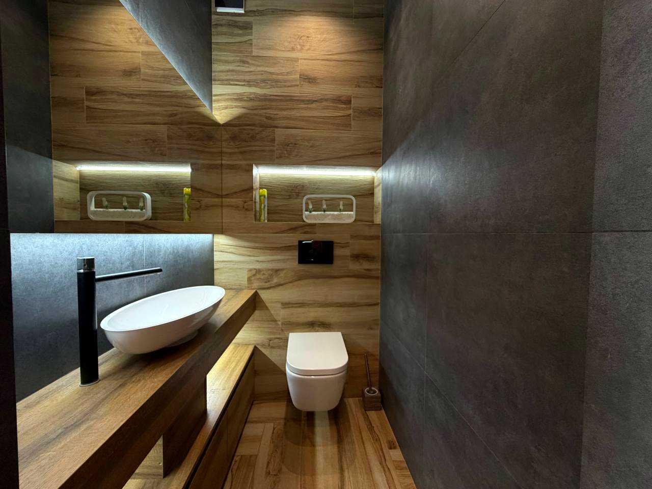 1874488332990231