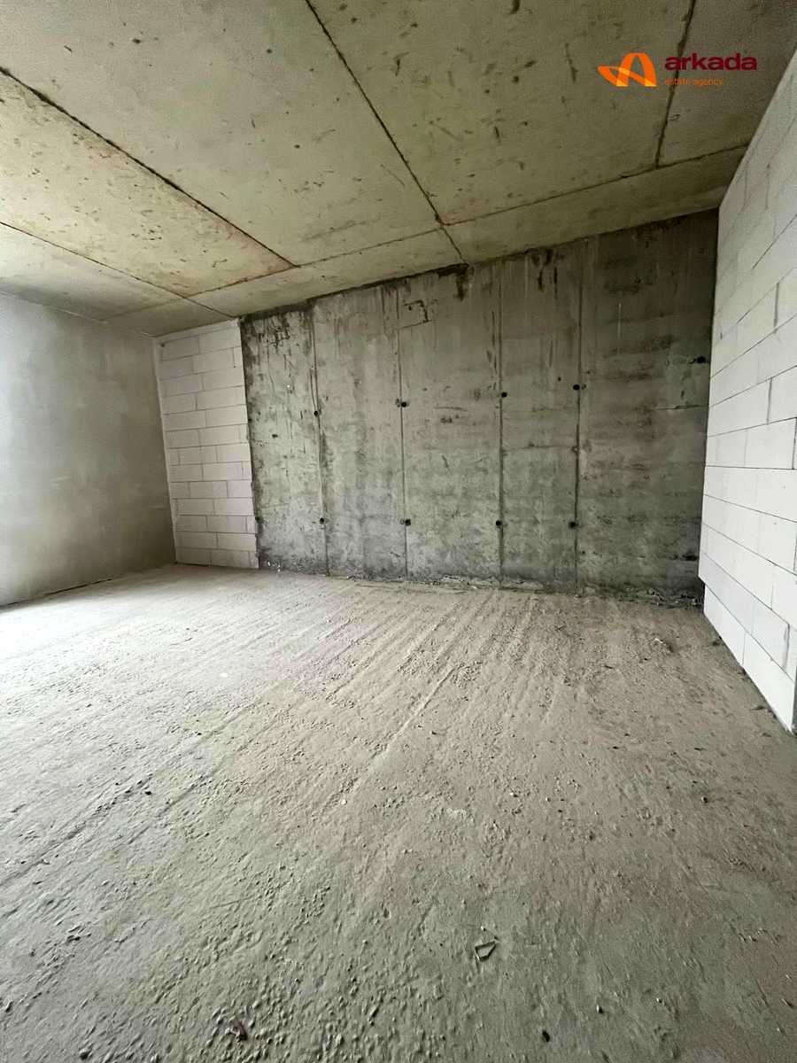 1874493227361086