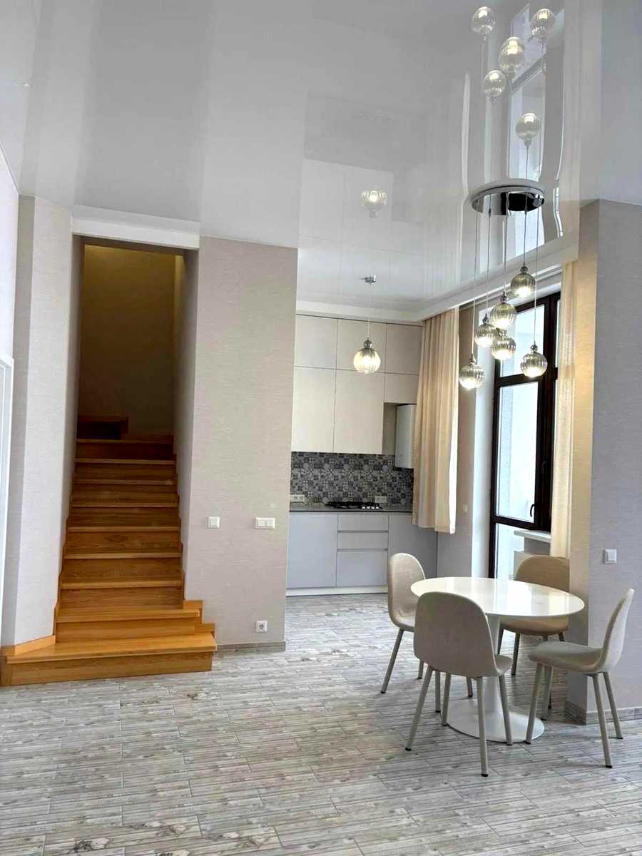 1874496500445929