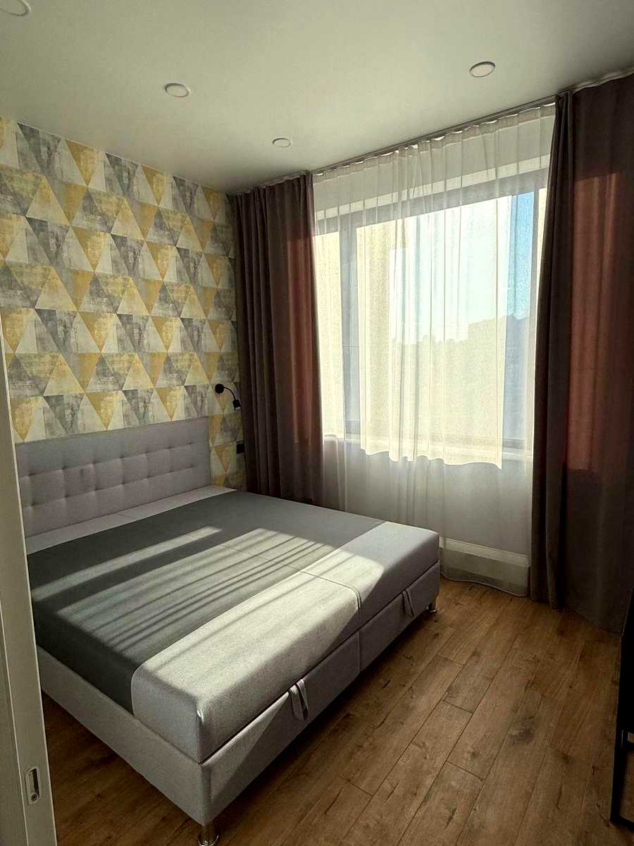 1874496679392505