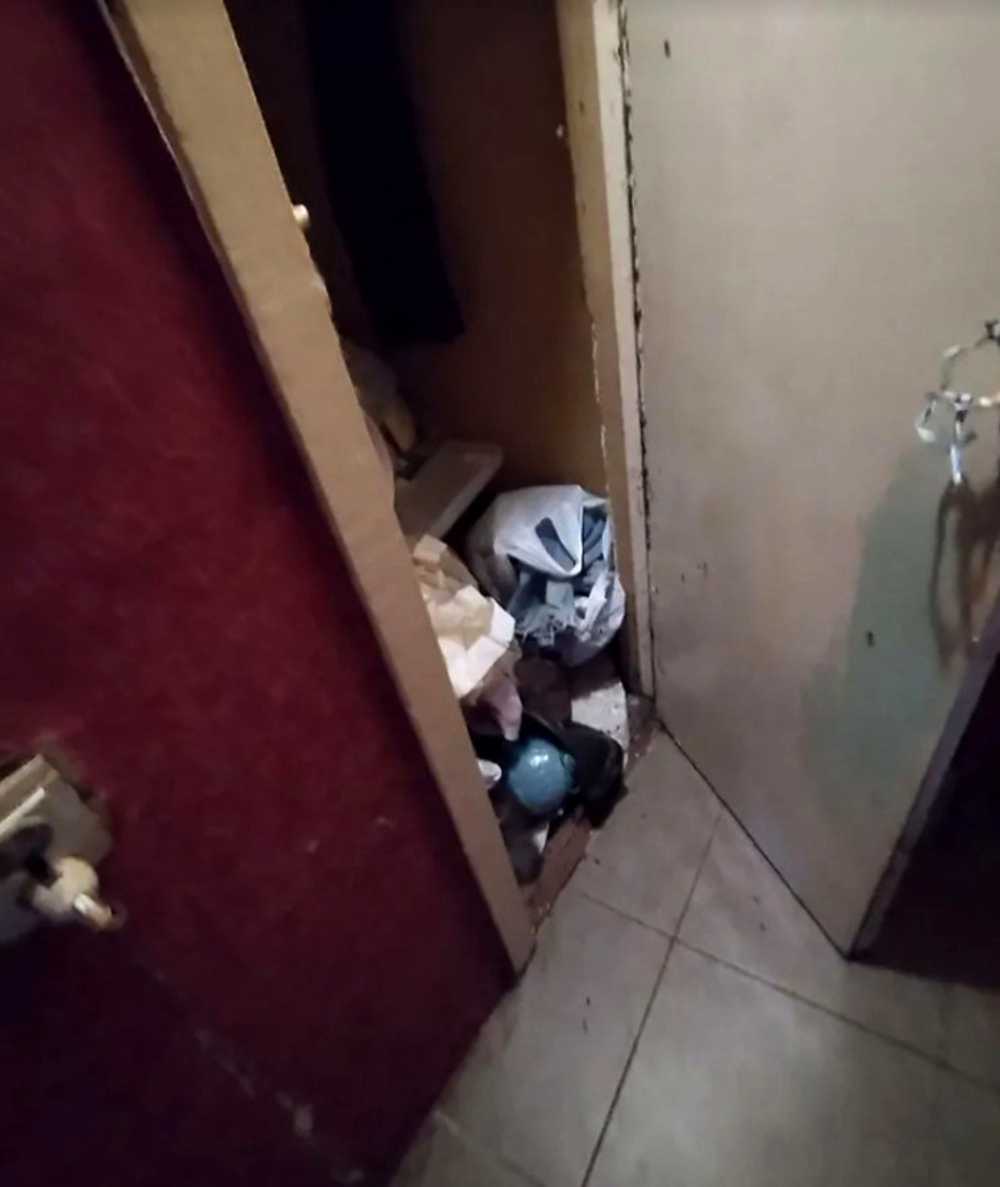 1874498453873136