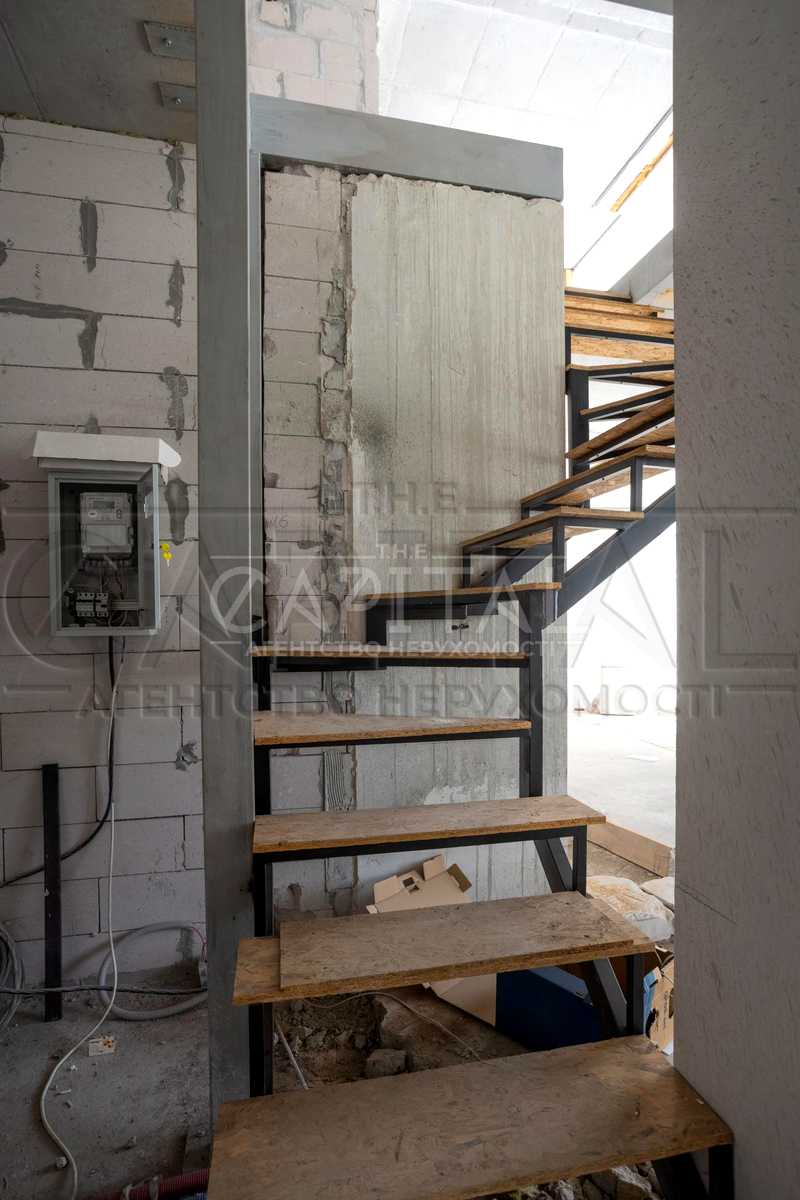 1874498942775272