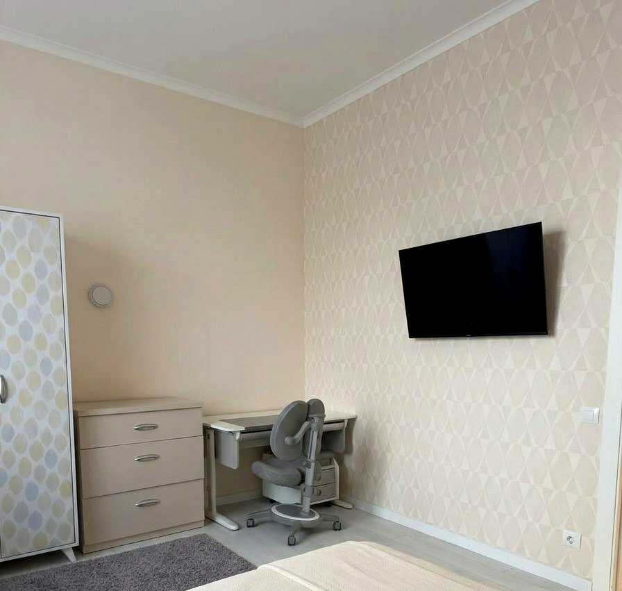 1874500480660840