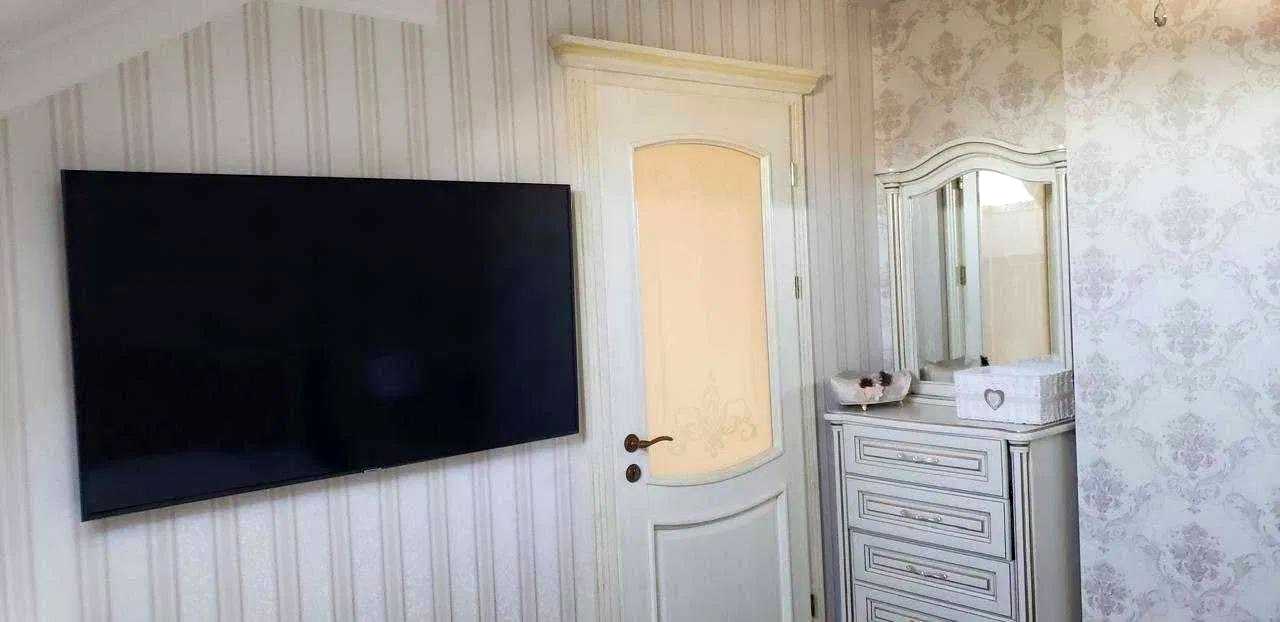 1874505628813009