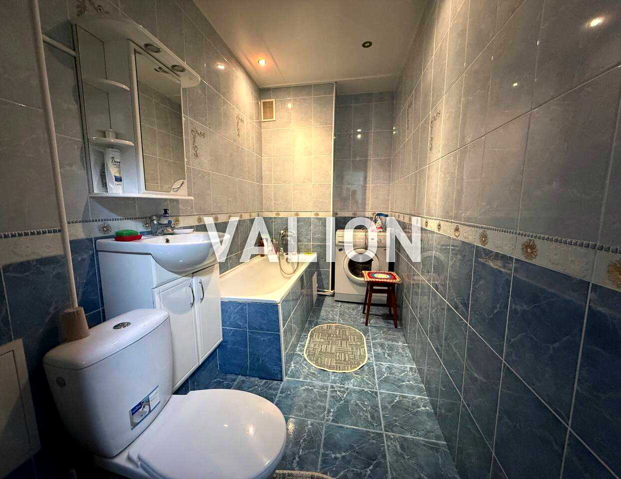 1874531561345215