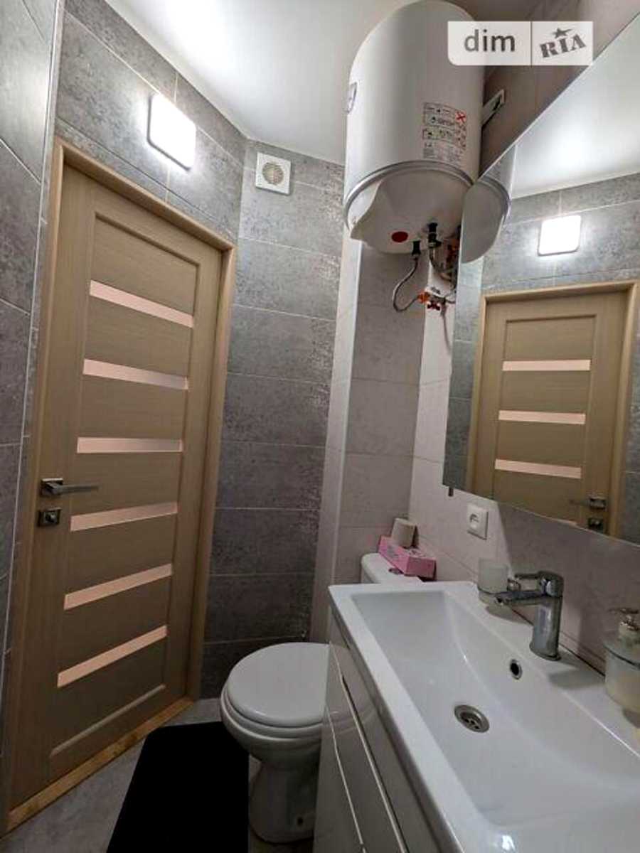 1874567541272605