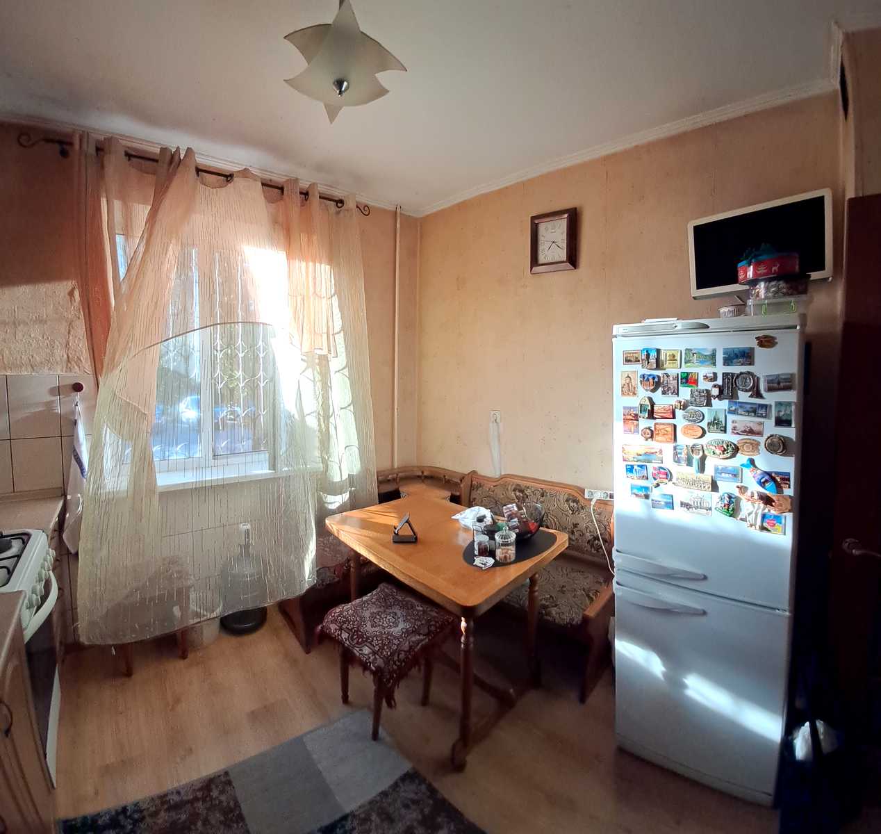 1874573324574952