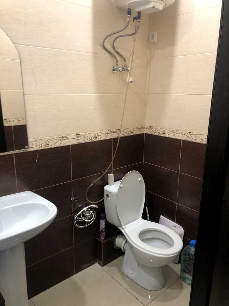 1874573861037354