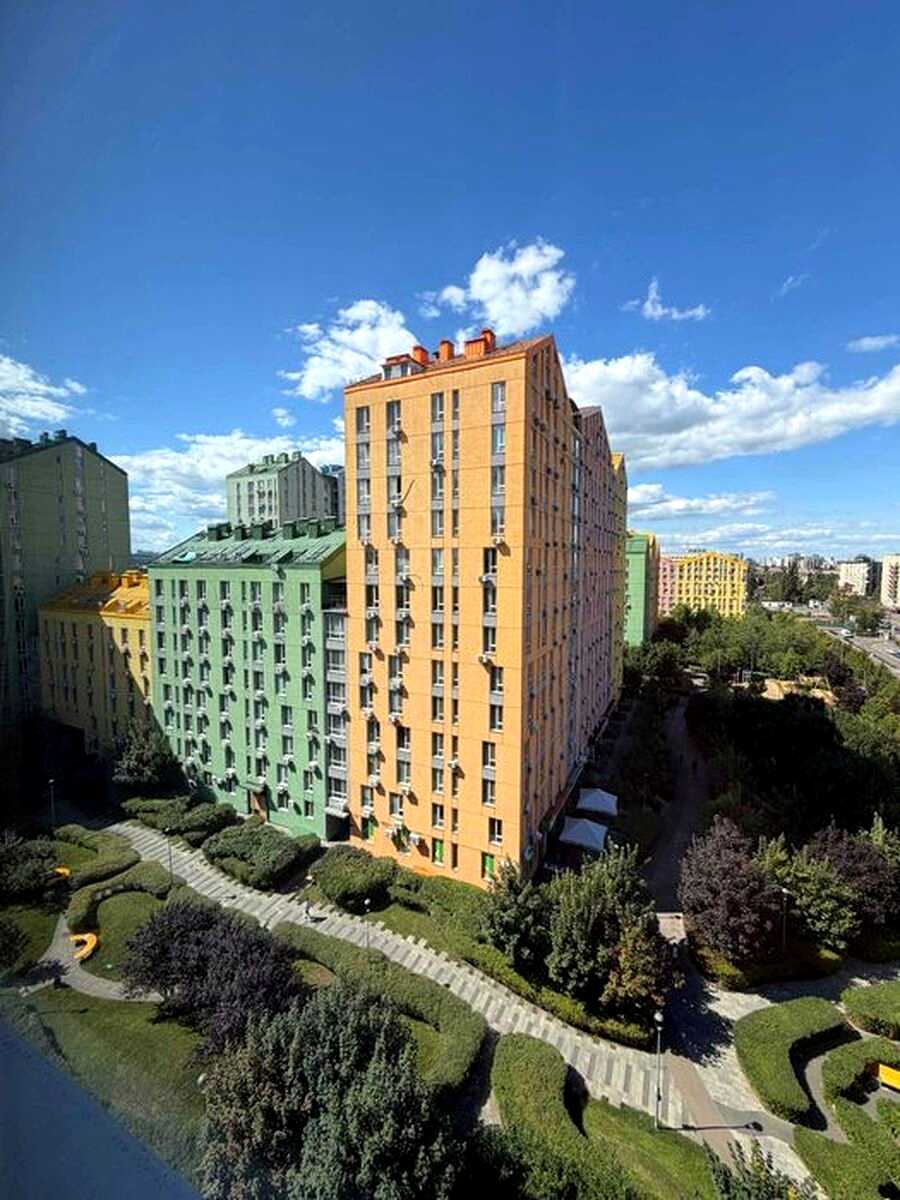 1874574132772049