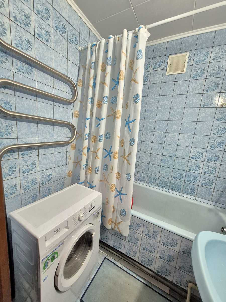 1874576298871376
