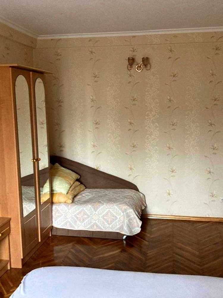 1874578592516551