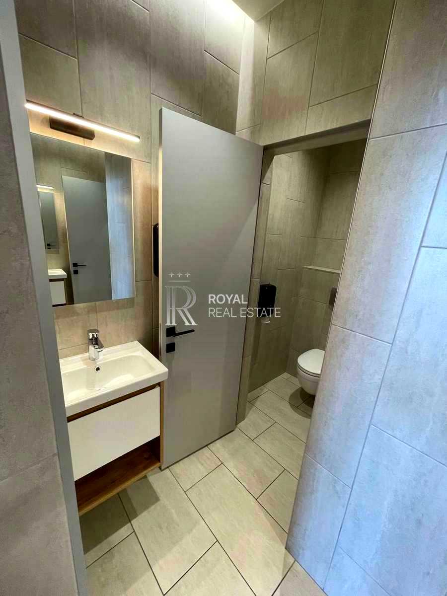 1874579381791896