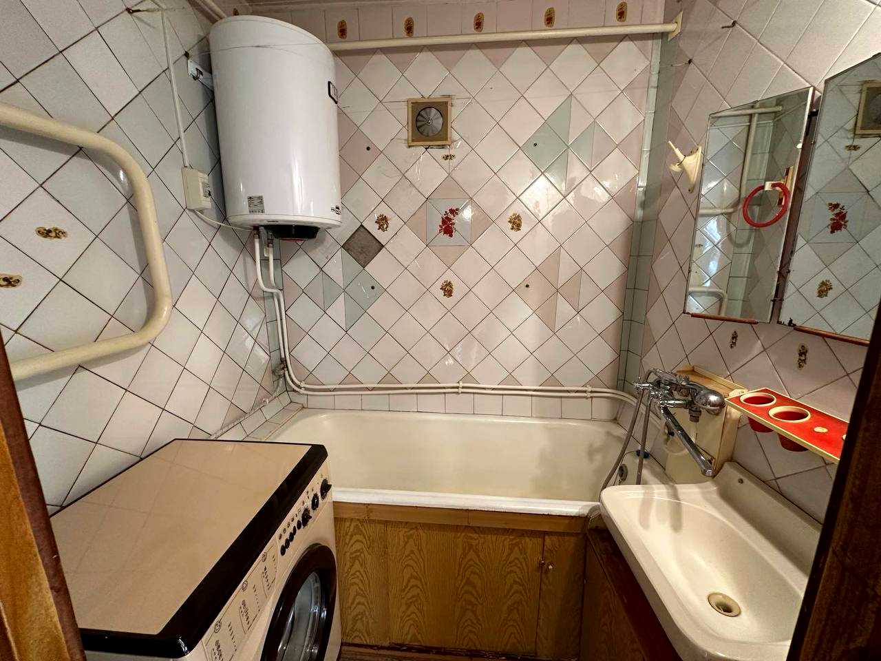 1874580853730785