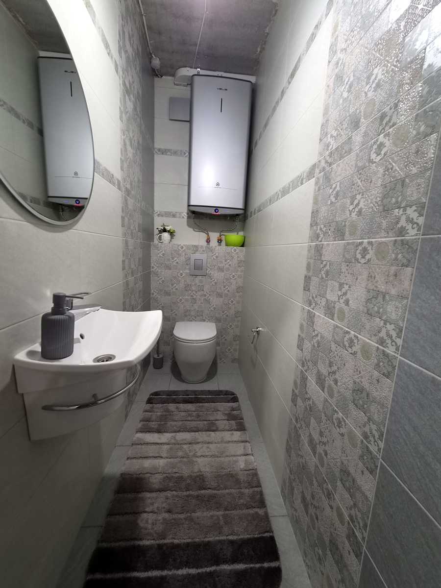 1874582102550676